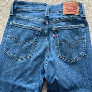 Levi’s 726 High Rise flare Jeans sz. 26